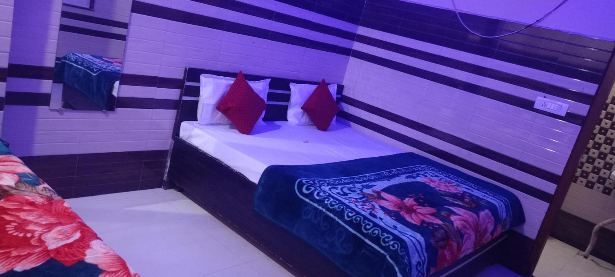 New Gayatri Palace Near Prem Mandir Vrindāvan Εξωτερικό φωτογραφία