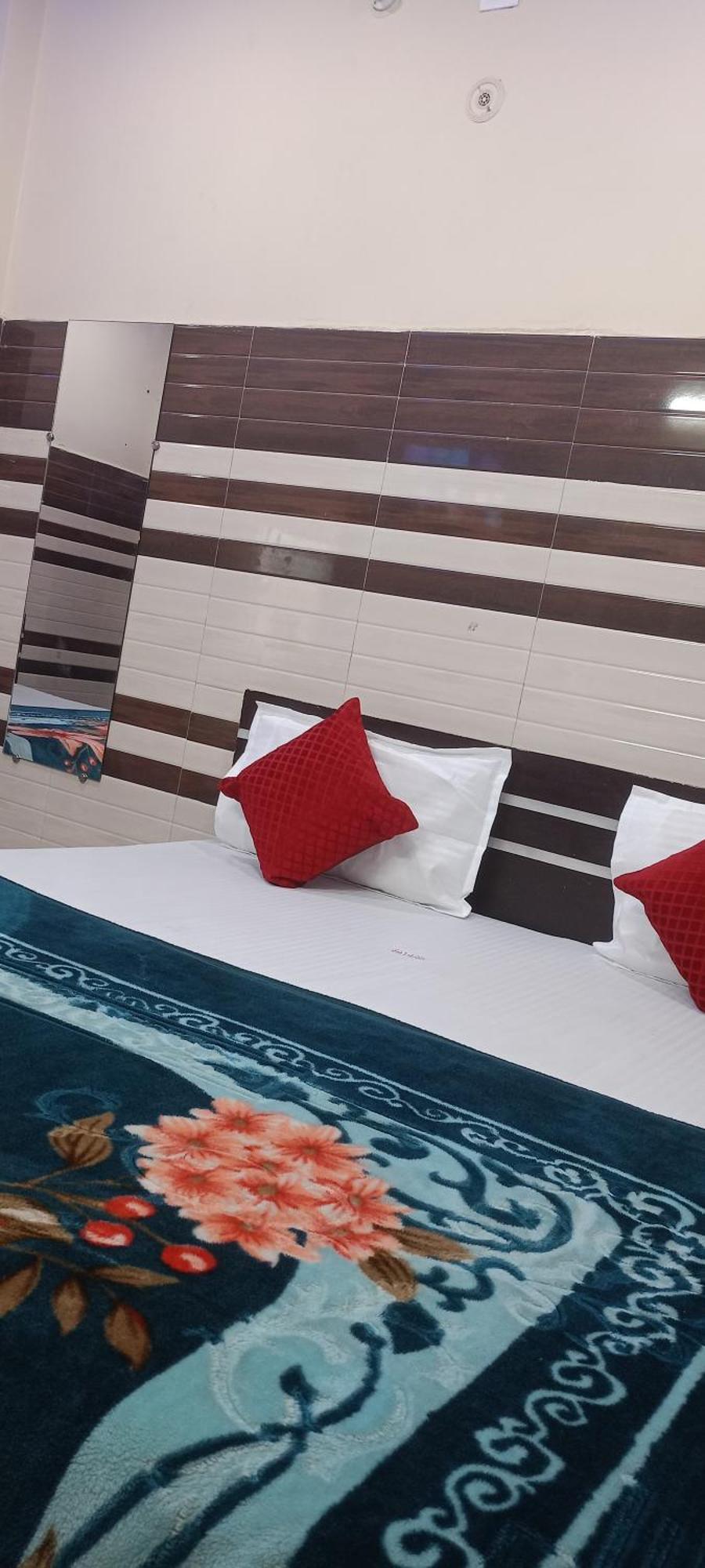 New Gayatri Palace Near Prem Mandir Vrindāvan Εξωτερικό φωτογραφία