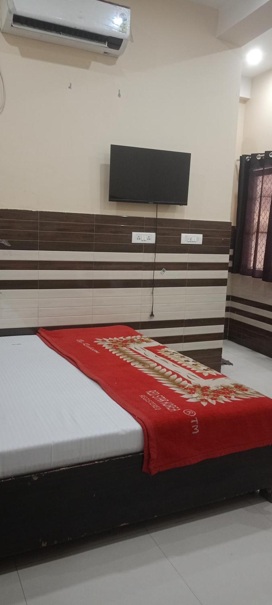New Gayatri Palace Near Prem Mandir Vrindāvan Εξωτερικό φωτογραφία