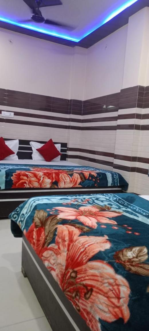 New Gayatri Palace Near Prem Mandir Vrindāvan Εξωτερικό φωτογραφία