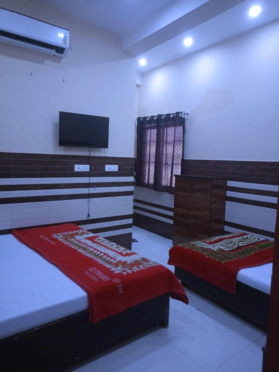 New Gayatri Palace Near Prem Mandir Vrindāvan Εξωτερικό φωτογραφία
